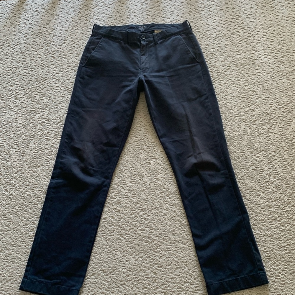 Men’s J. Crew Navy Blue Chinos Size 31/32 Used. Good Condition.
